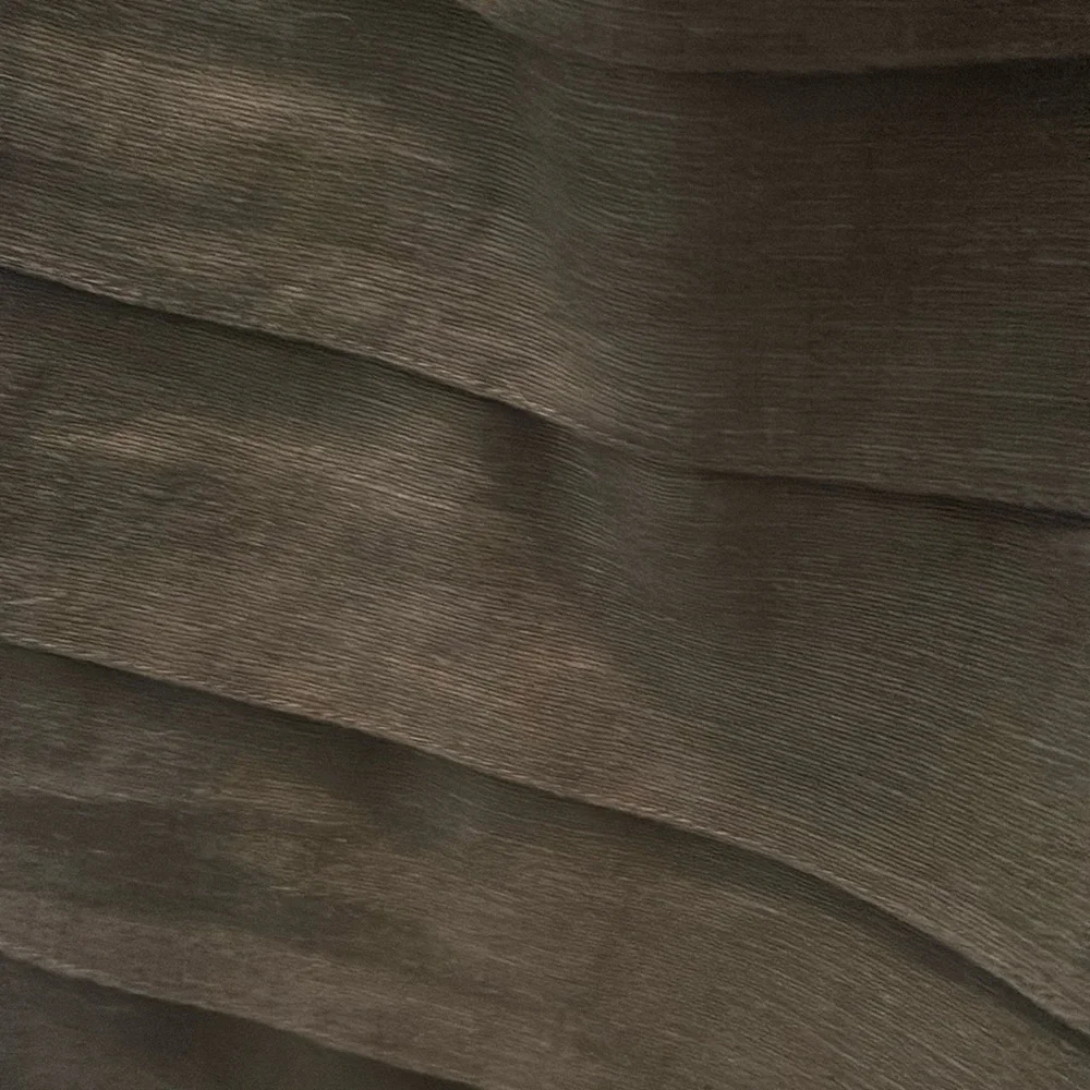 Larry Levine Brown Linen Skirt. Beautiful detail with vertical pleats.Lined Skrt - Picture 4 of 5